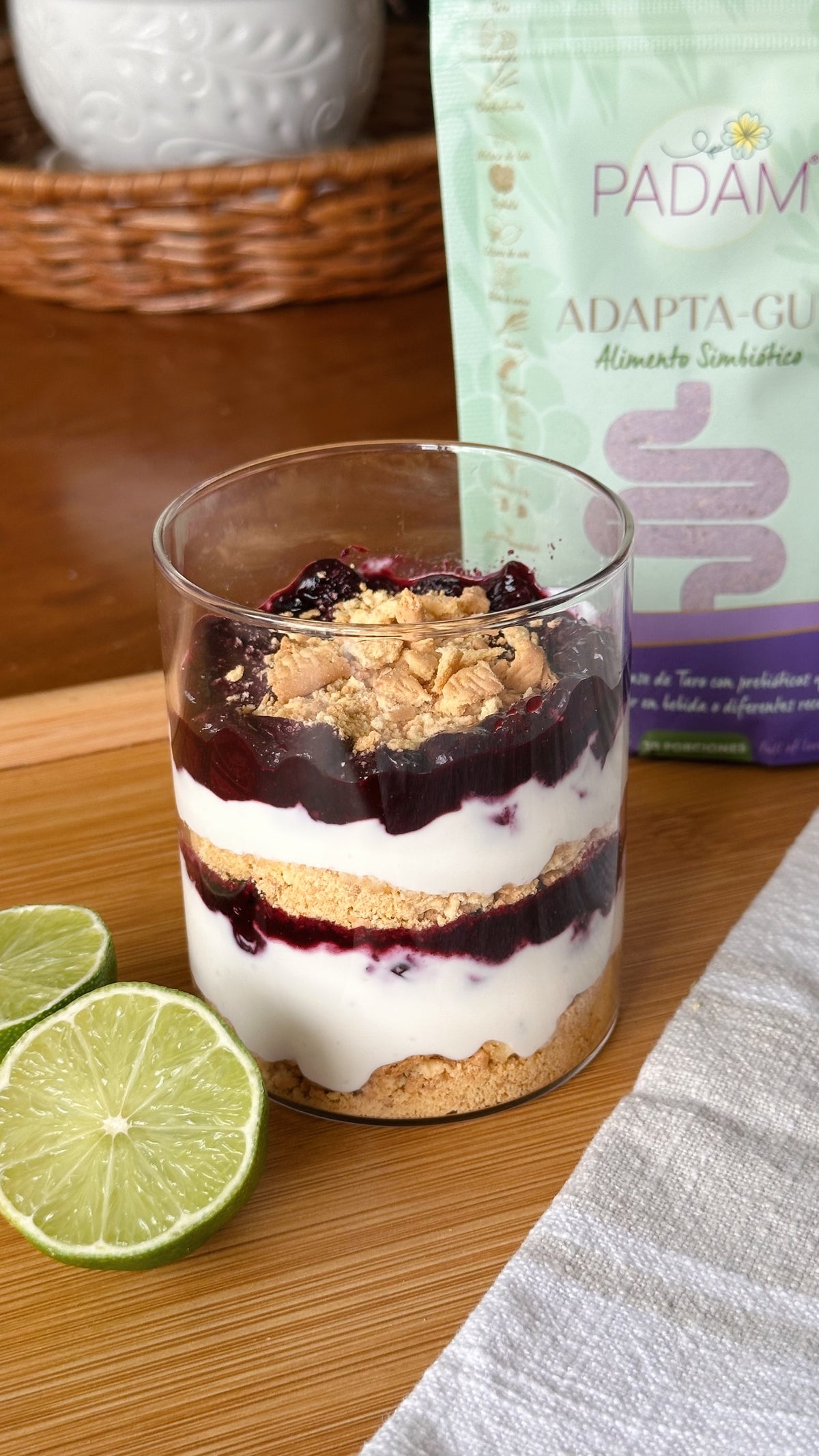Cheesecake de arándanos sin azúcar con yogurt griego y AdaptaGut de PADAM
